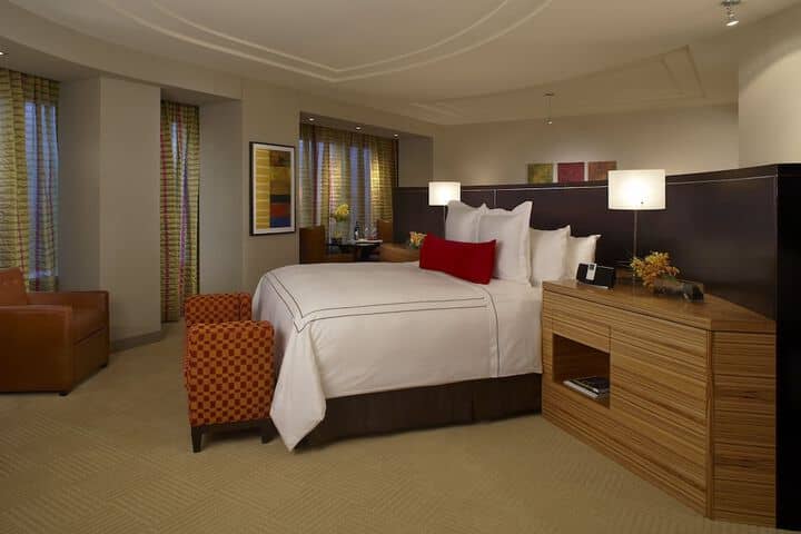 Room 4 of 38